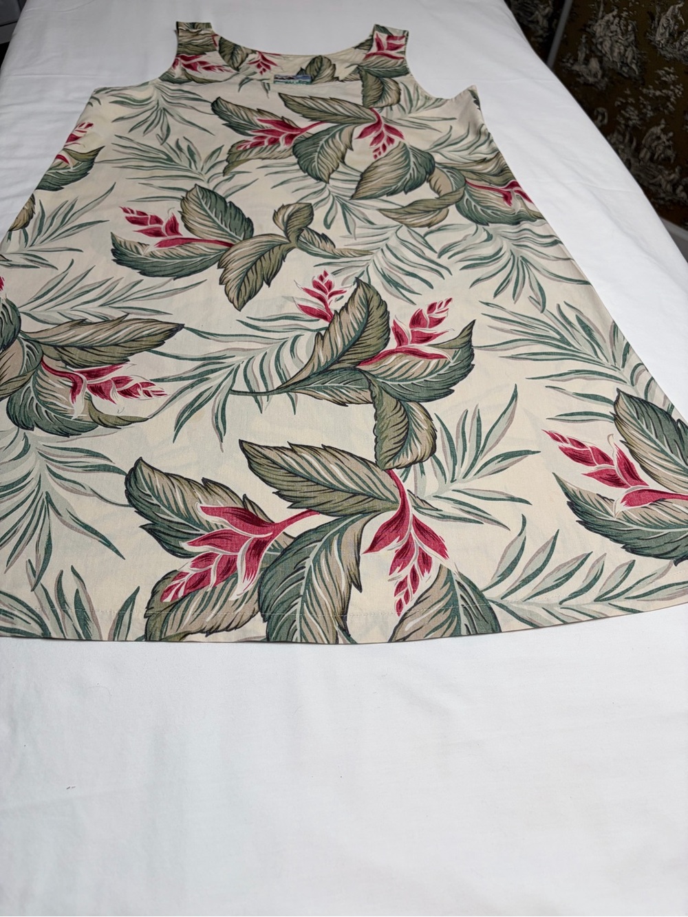 VACATION NIGHTS !Sleeveless Floral A-Line Dress in Cream and Coral 100% Cotton - Picture 12 of 16